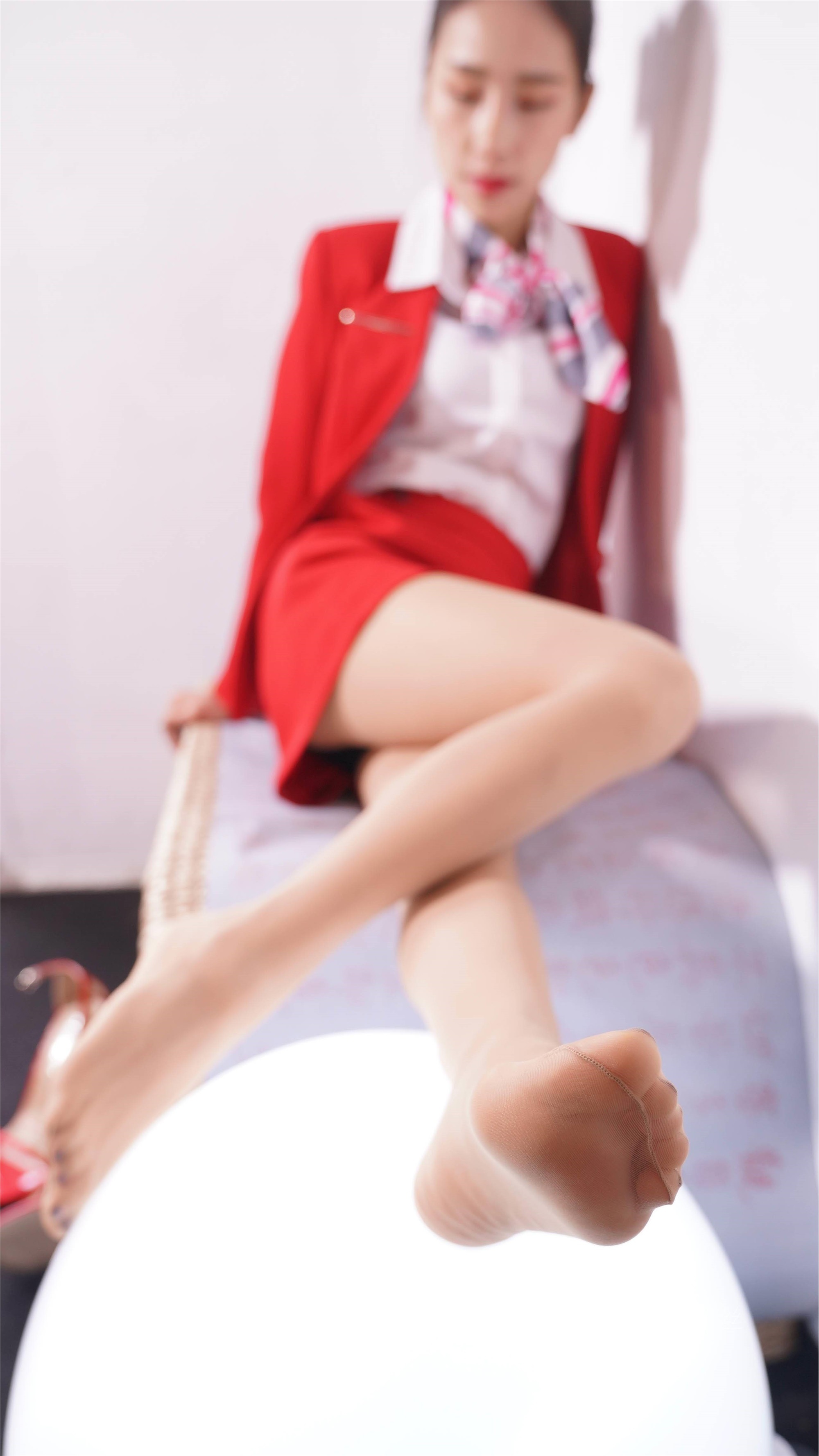 IESS异思趣向 - 模特：美子《红衣领班》